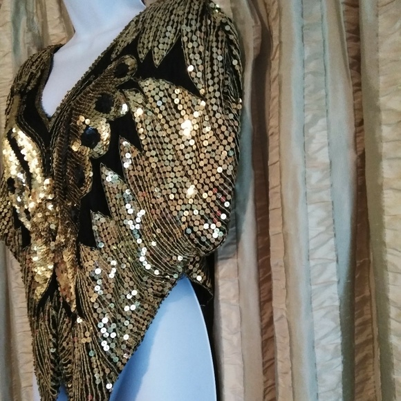 Small  Vintage Gold Sequin Butterfly Top - Picture 8 of 11